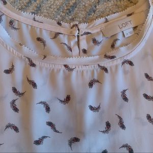 Loft sleeveless top/shell, feather print, Sz M